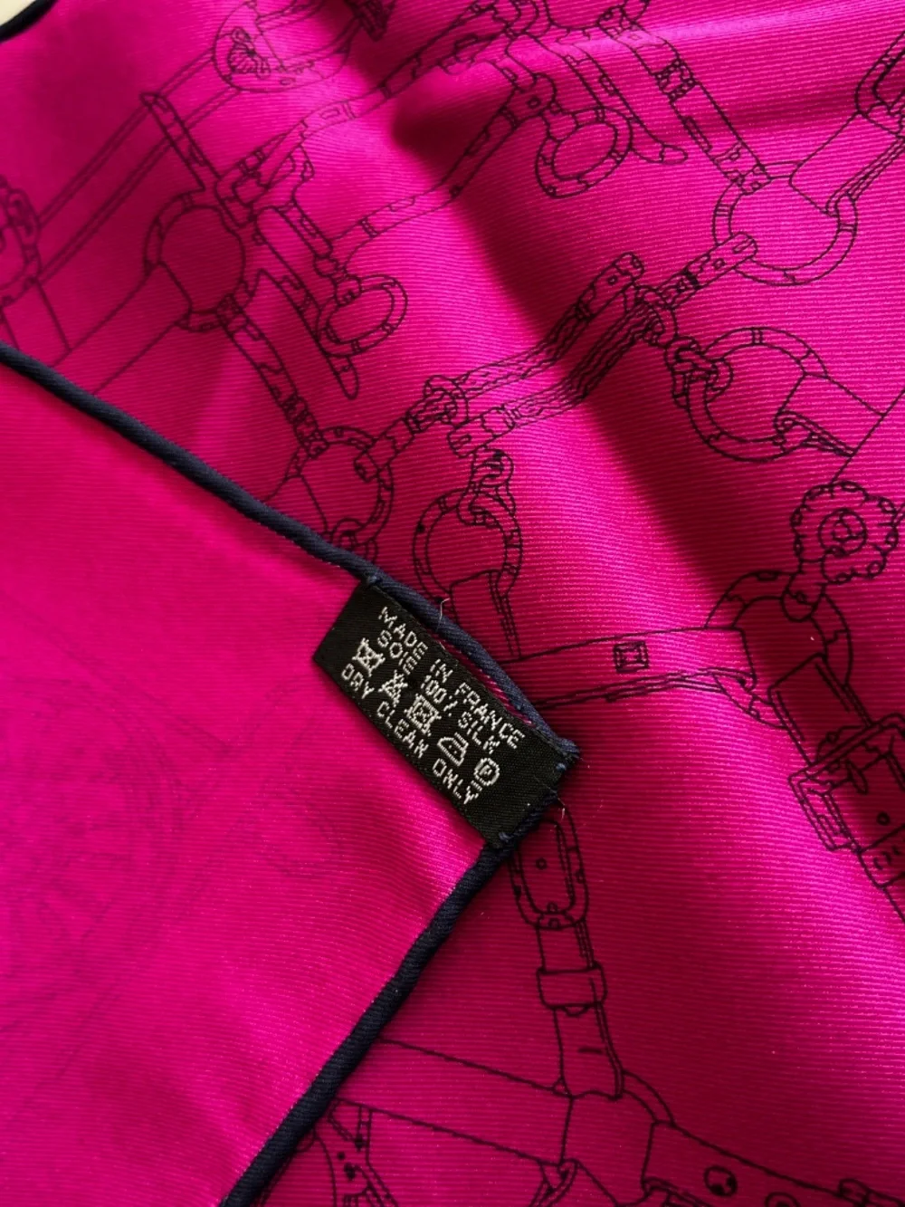 EXCELLENT Hermes Flamboyant Web 100% Silk Pochette Gavroche Robotic Spiders